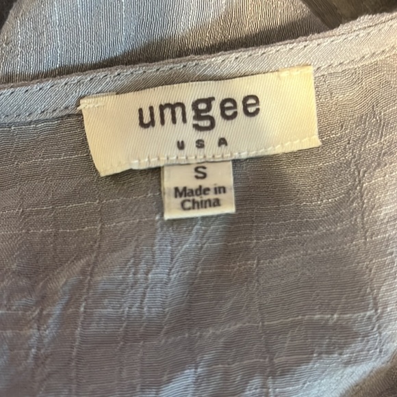 Gray Umgee Embroidered Peasant Women’s Top/ Size Small/ Rayon Blend - Picture 7 of 8